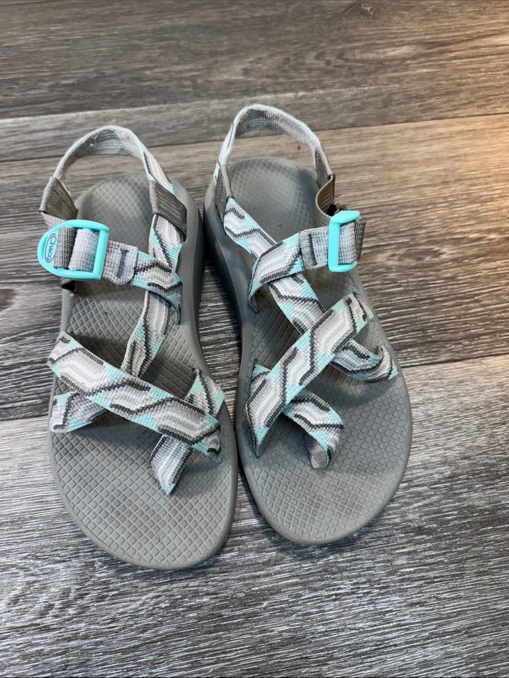 Chaco Gray strapy Sandals with Teal Accents - woman’s SZ 7 (h242)